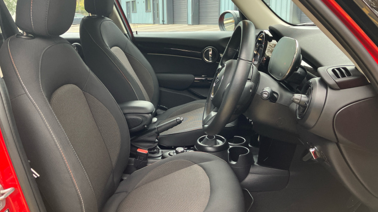 MINI Hatchback 1.5 Cooper Exclusive Premium 5dr Auto Petrol Hatchback